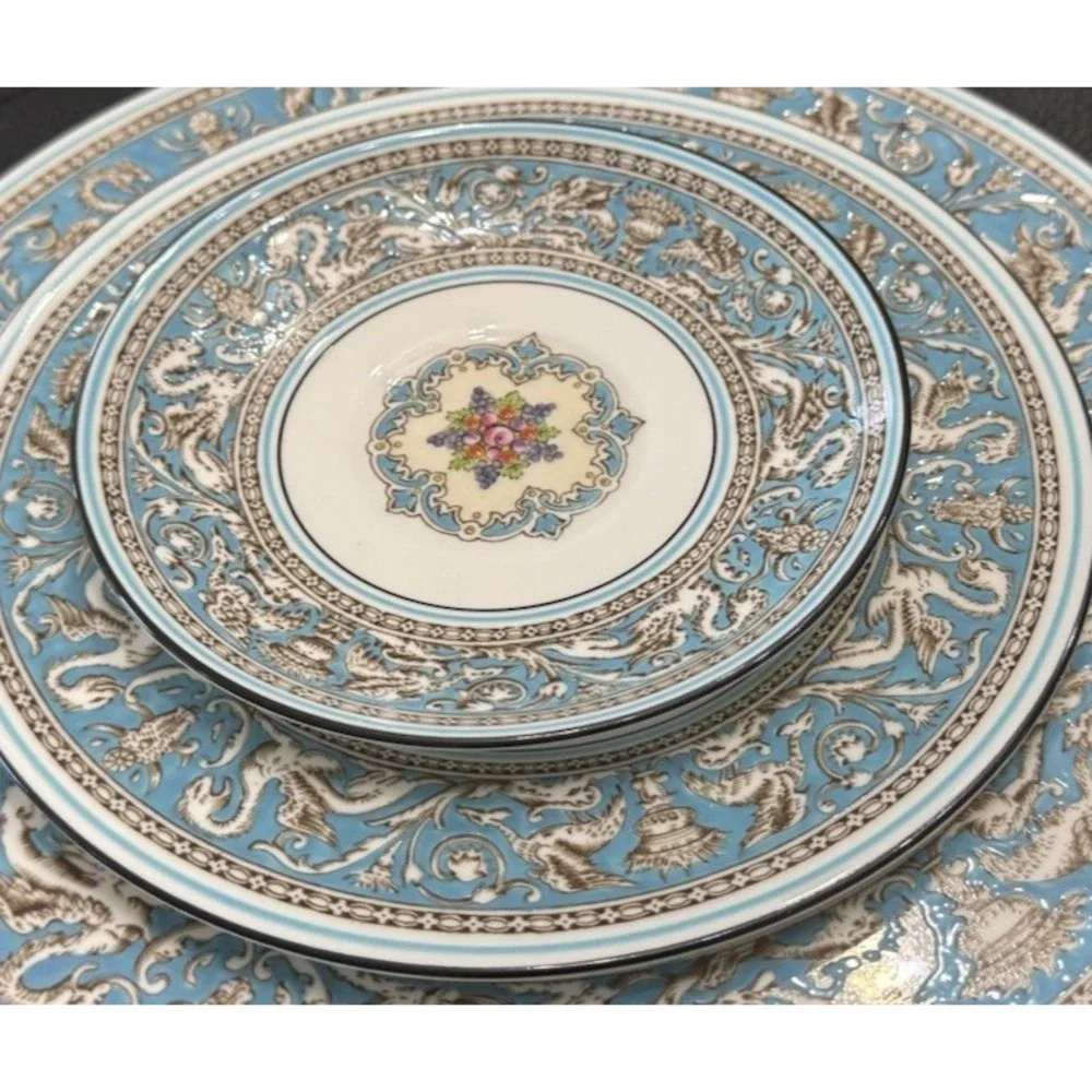 Wedgwood Florentine Turquoise Dinnerware 5 pcs Set - Dragon & Phoenix Motif